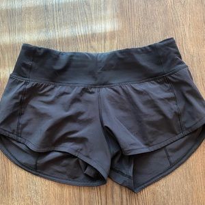Lululemon Speed Up Shorts 2.5